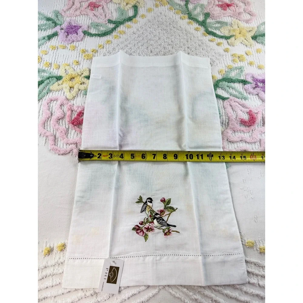 Peking Handicraft PHI Set of 4 Embroidered Bird Linen Cotton Guest Towels White